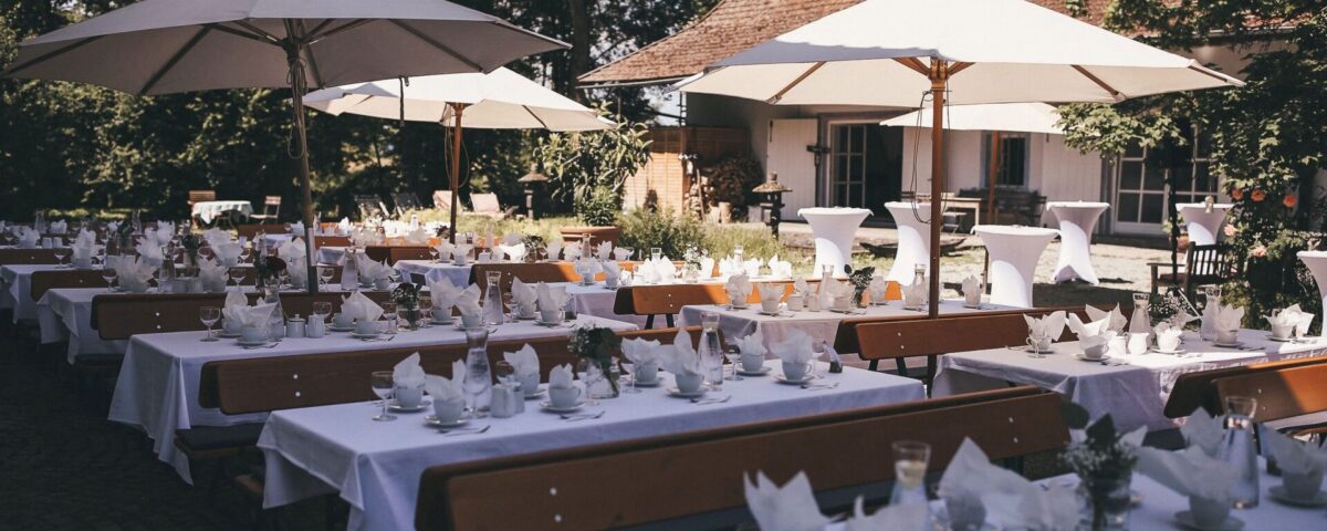 RENT EVENT Straubing - Veranstaltungs­verleih & Event-Equipment. Vermietung von professionellem Event-Equipment für Hochzeiten, Geburtstage, Galaveranstaltungen oder Firmenevents in Straubing und Umgebung.