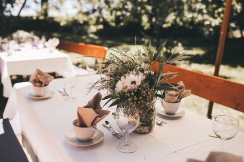 RENT EVENT Straubing - Veranstaltungs­verleih & Event-Equipment. Vermietung von professionellem Event-Equipment für Hochzeiten, Geburtstage, Galaveranstaltungen oder Firmenevents in Straubing und Umgebung.